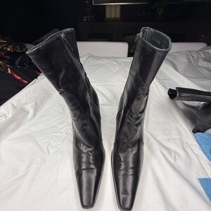 Cole Hahn like new leather boots